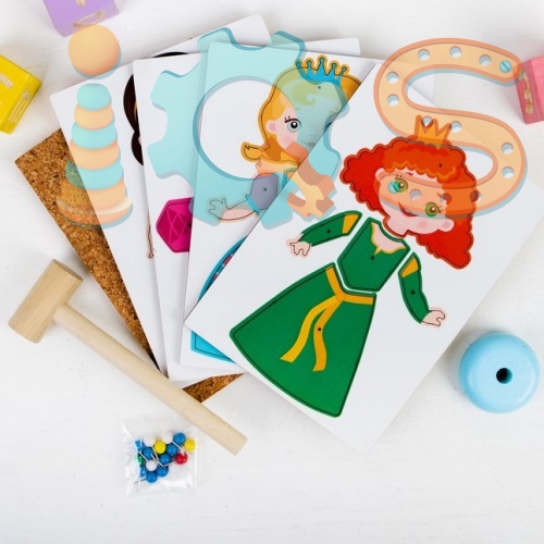 Мозаика с гвоздями и молоточком - Принцессы, WoodLand Toys iQSclub магазин настольных и развивающих игр фото 3